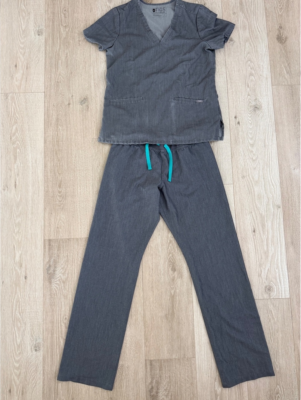 FIGS Technical Collection Gray Scrub Set Size Small